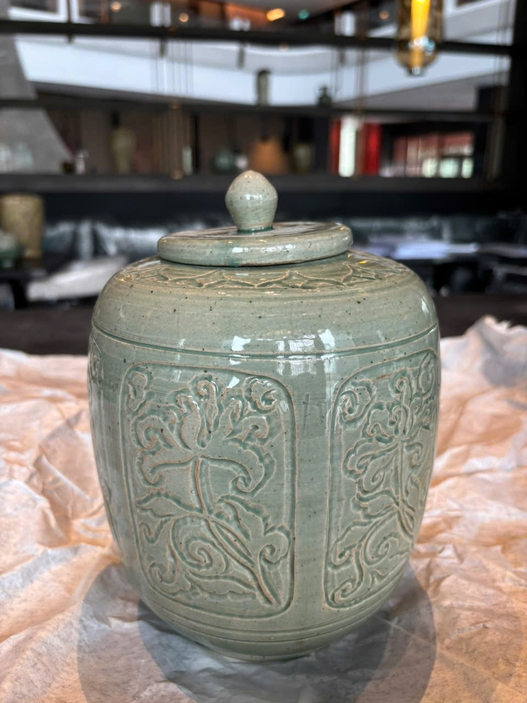 Gốm men tự nhiên