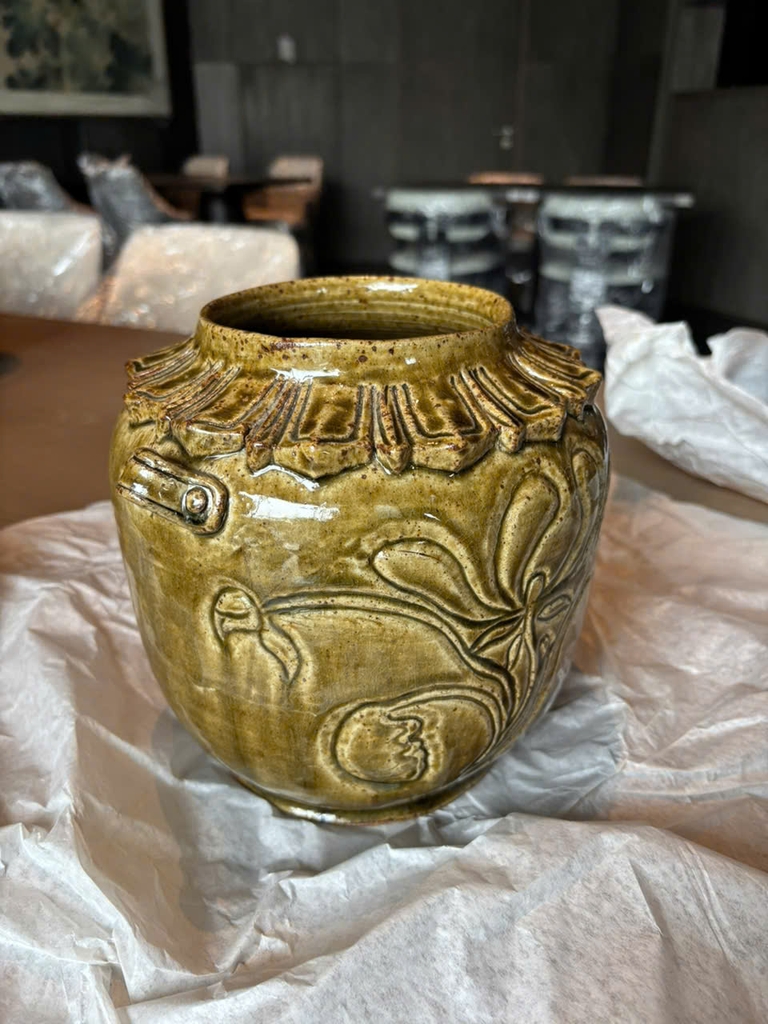 Gốm men tự nhiên