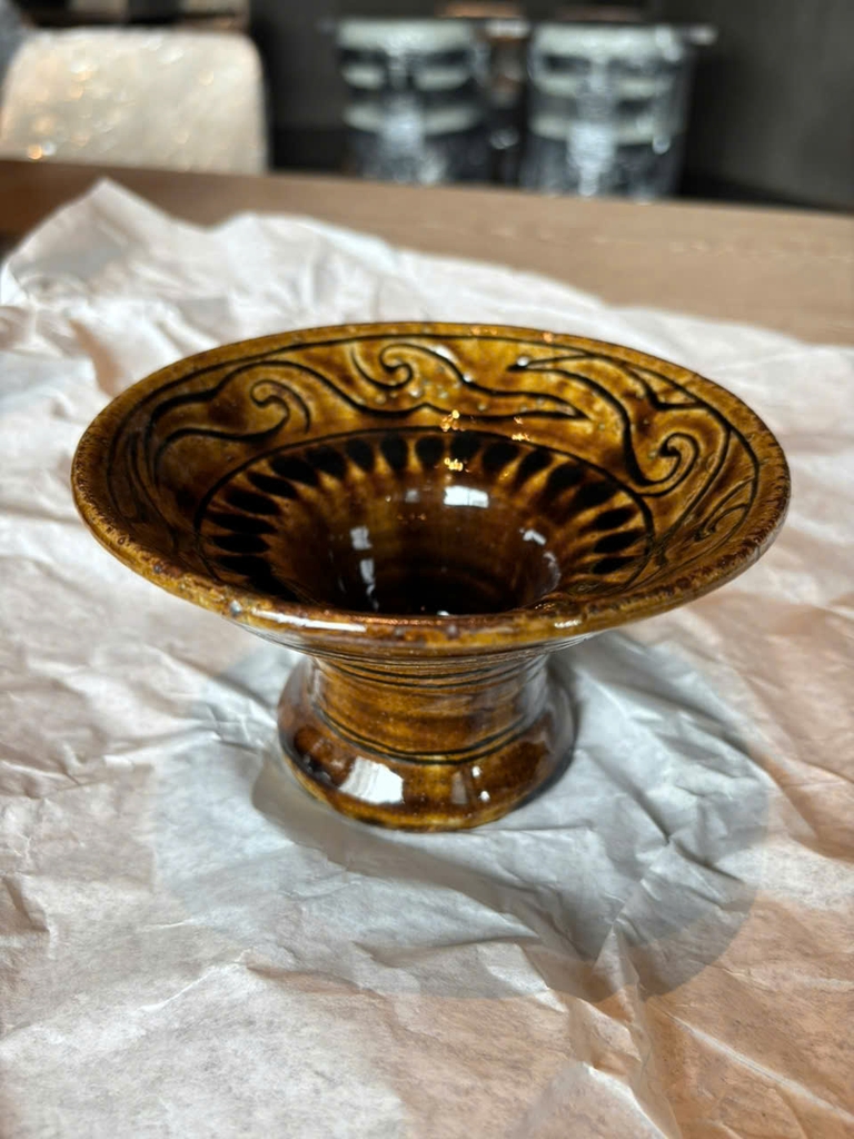 Gốm men tự nhiên