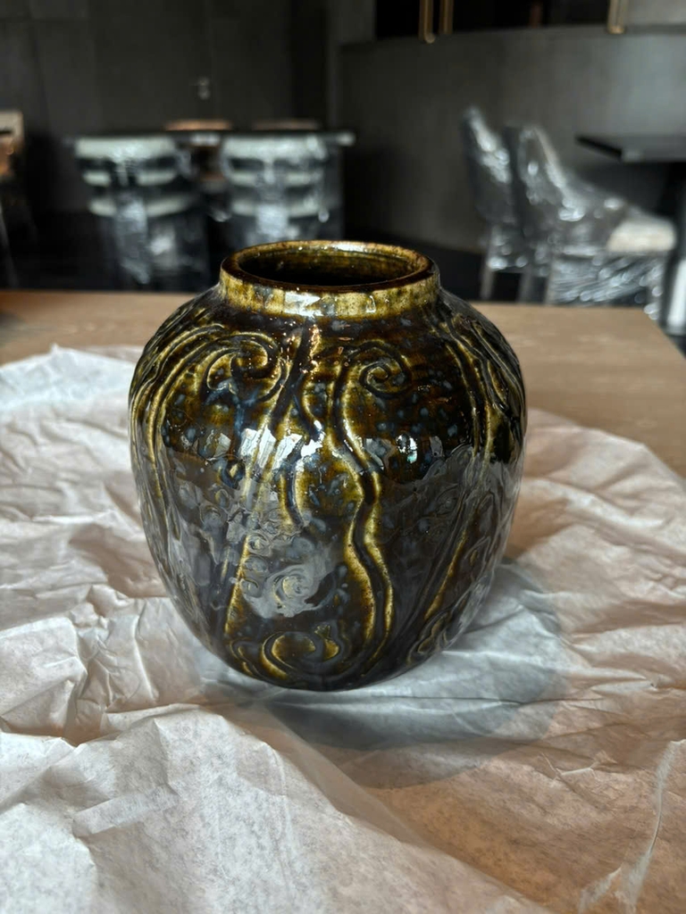 Gốm men tự nhiên