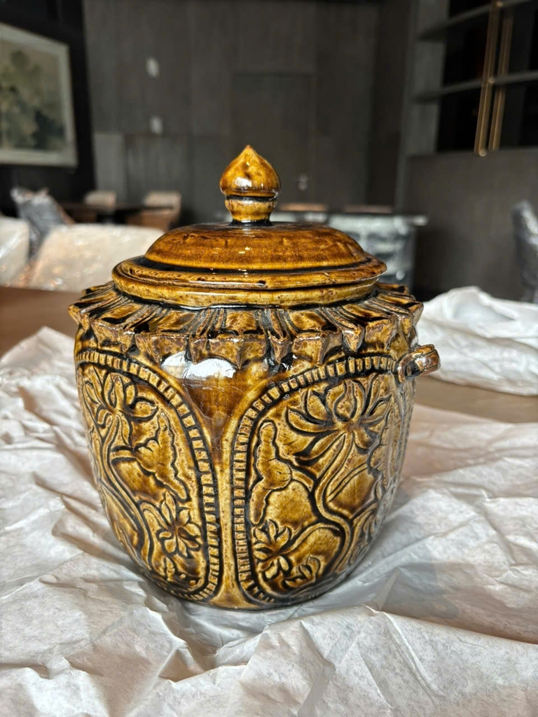 Gốm men tự nhiên