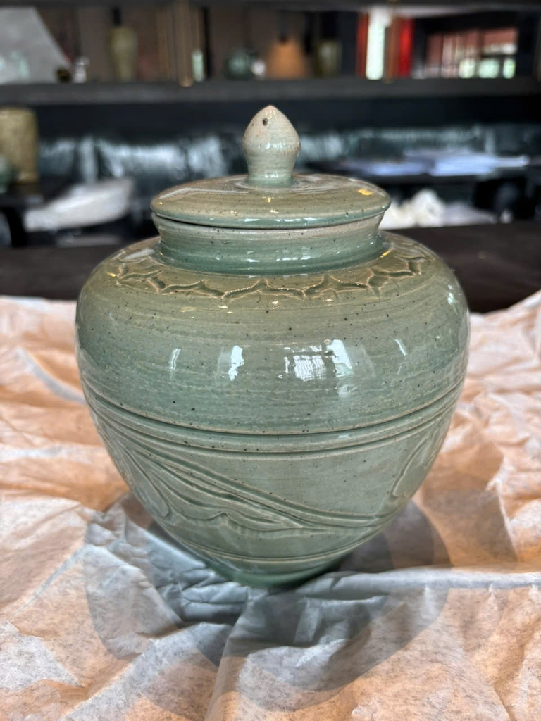 Gốm men tự nhiên