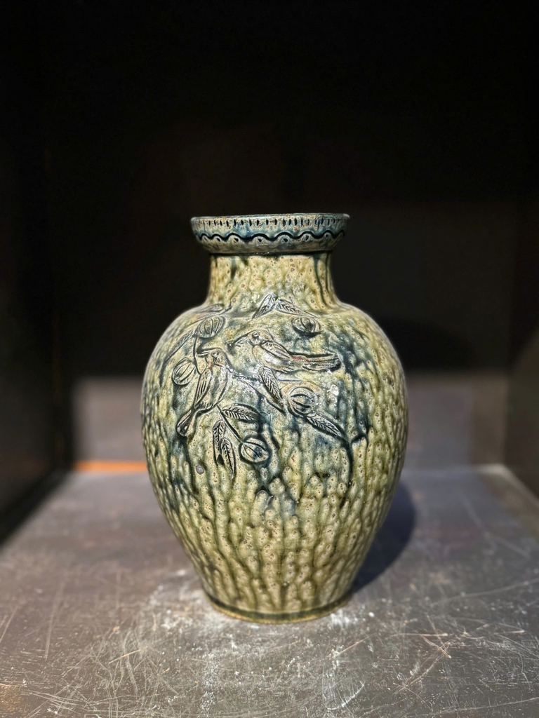 Gốm men tự nhiên