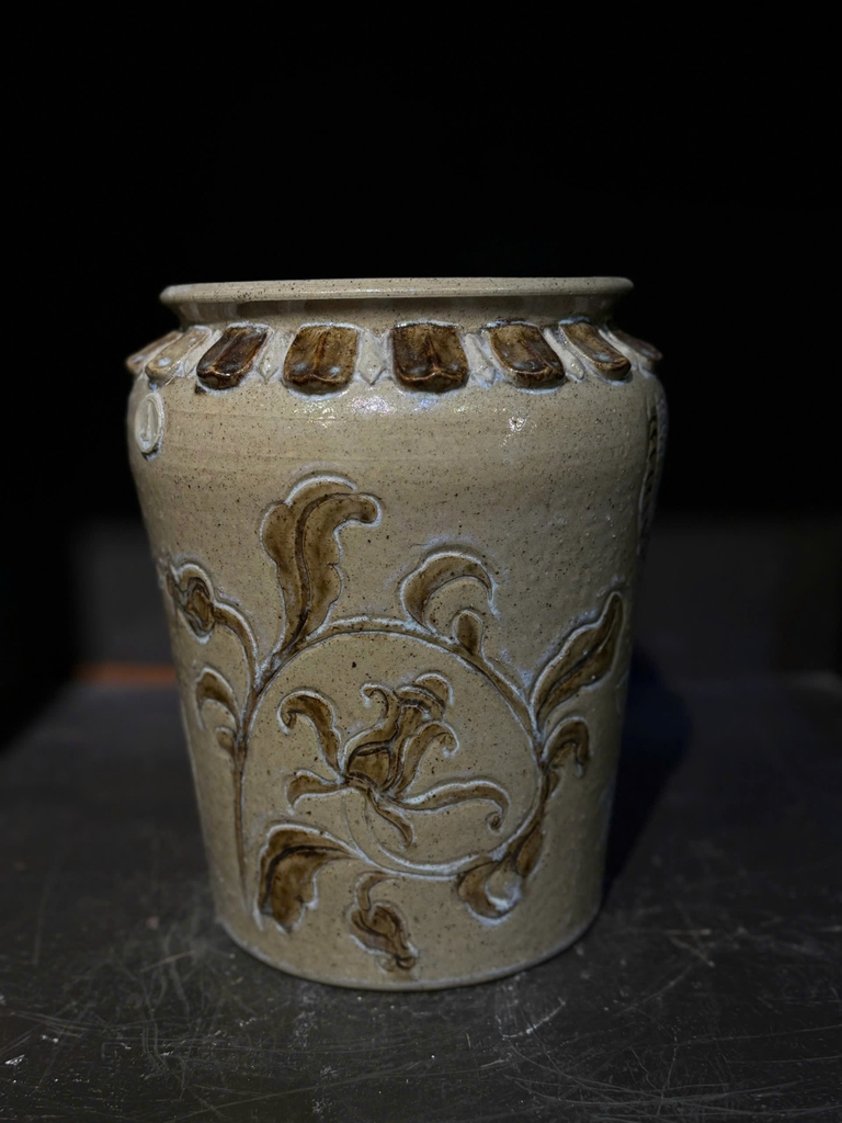 Gốm men tự nhiên