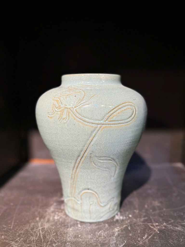 Gốm men tự nhiên