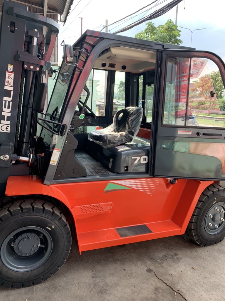 Xe nâng dầu Heli 7 tấn CPCD70