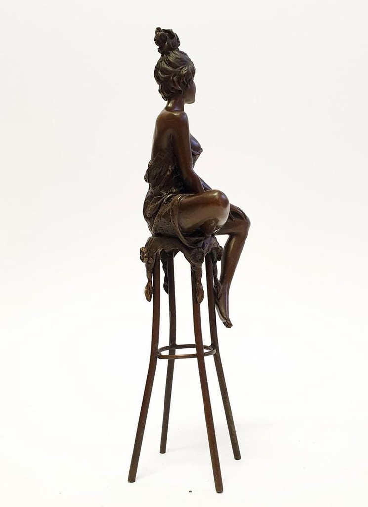 Tượng cô gái ngồi trên ghể bằng đồng Pierre Collinet, A Lady on Stool