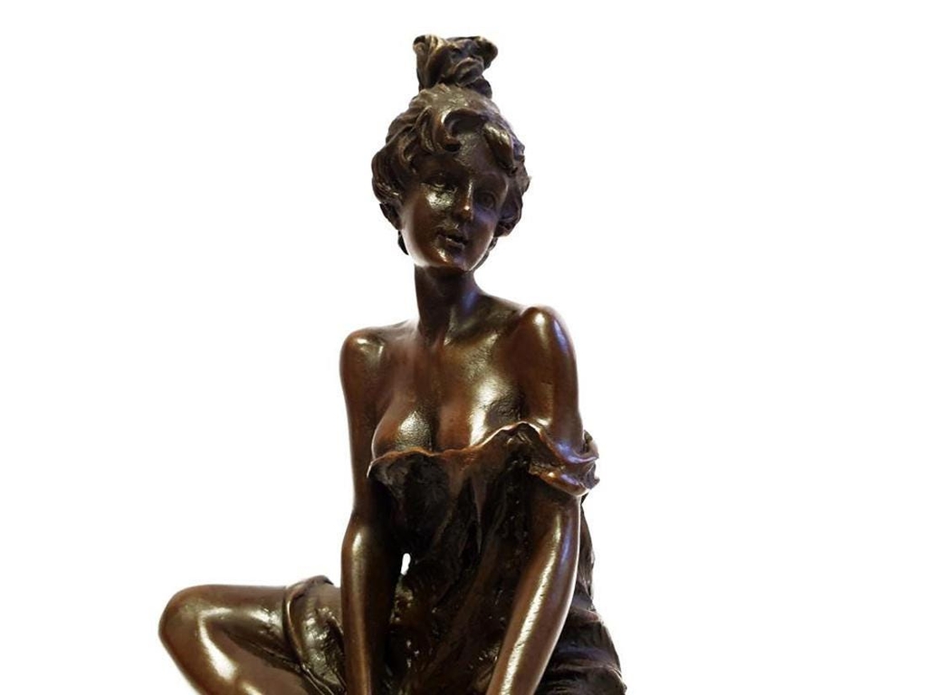 Tượng cô gái ngồi trên ghể bằng đồng Pierre Collinet, A Lady on Stool
