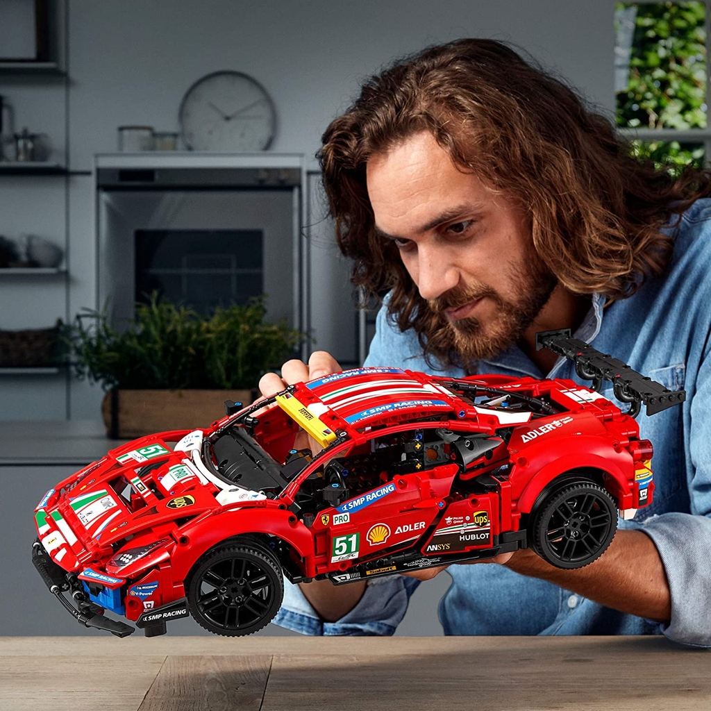 Bộ lắp ghép LEGO Technic Ferrari 488 GTE “AF Corse #51”