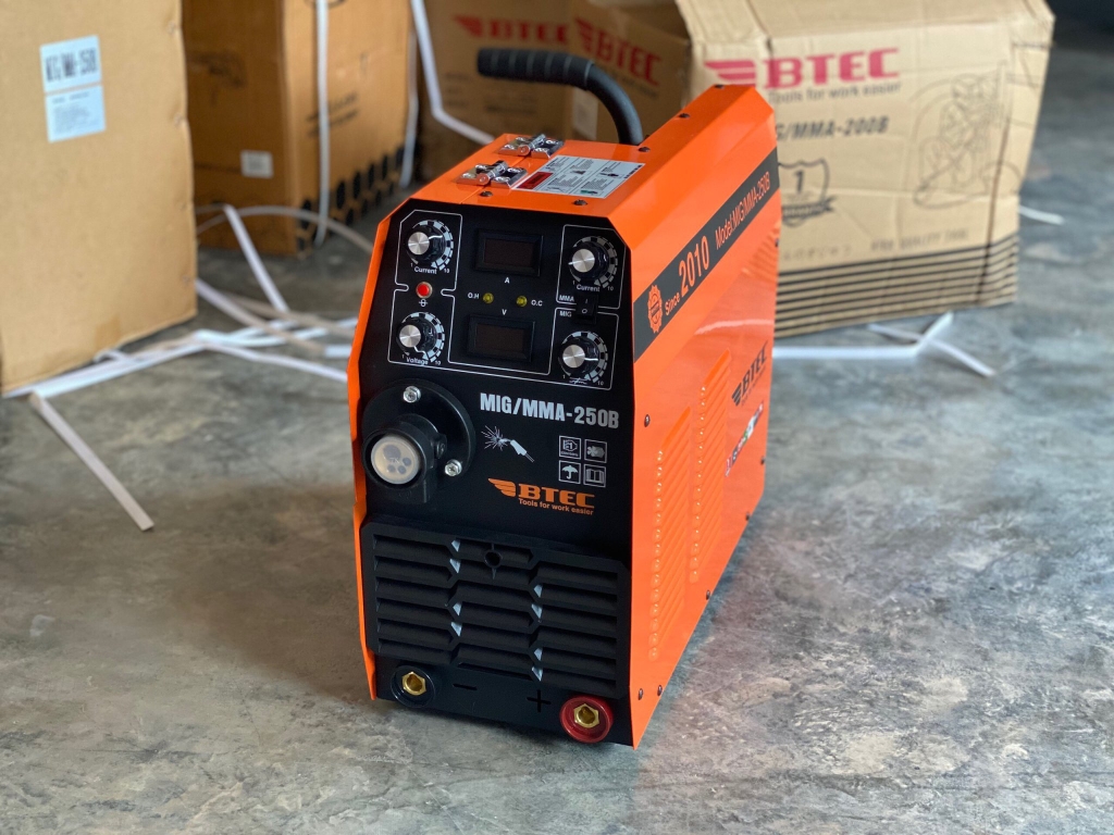Máy hàn Btec MIG/MMA 250B