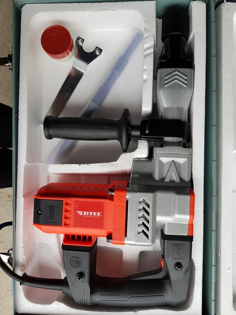 Máy đục bê tông 17mm Btec BT8426 1300W