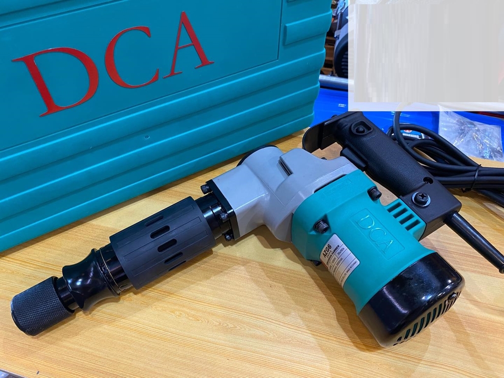 MÁY ĐỤC BÊ TÔNG 17MM 900W DCA AZG6 - HÀNG CHÍNH HÃNG