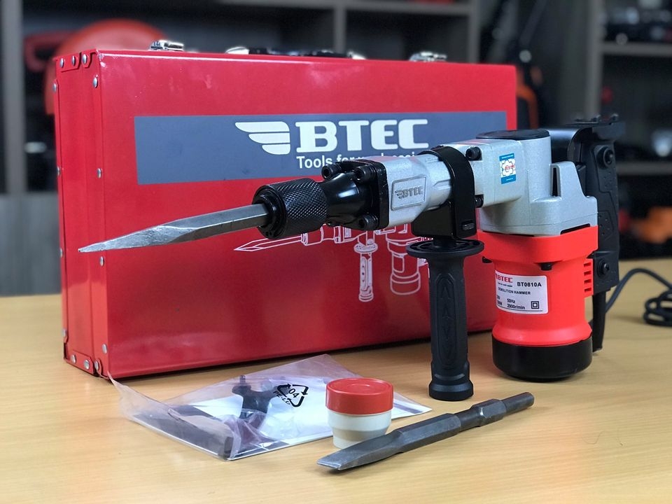 Máy đục bê tông 17MM 1300W Btec BT0810A