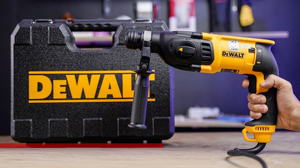 MÁY KHOAN BÚA 800W DEWALT D25133KA-B1 - HÀNG CHÍNH HÃNG