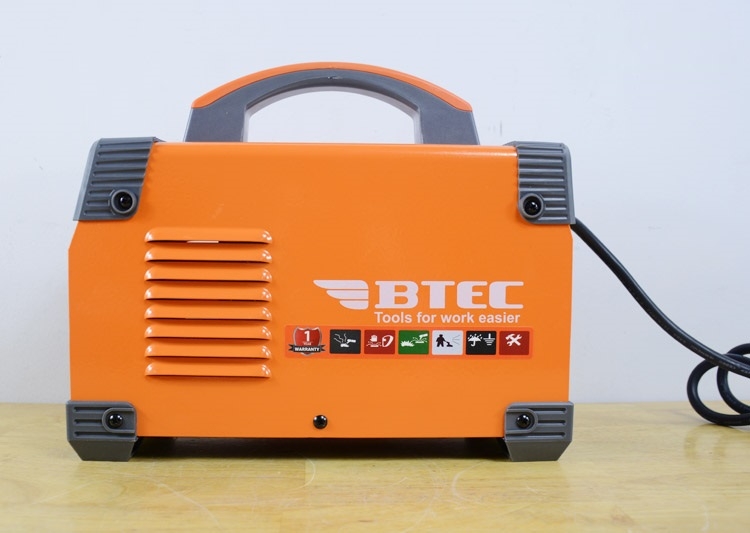 MÁY HÀN QUE ĐIỆN TỬ BTEC MMA-200A (CHUYÊN KÉO QUE 3.2, CÓ ĐỒNG HỒ)