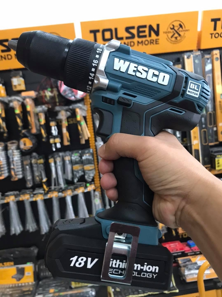MÁY KHOAN KHÔNG CHỔI THAN 18V (2 PIN HỘP NHỰA) WESCO WS2921K2