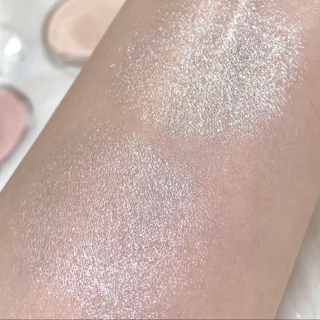 Canmake Munyutto Highlighter