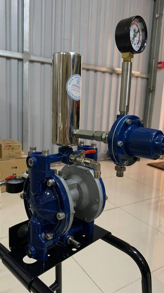 Máy bơm màng Prona BDP-12S có điều áp sơn