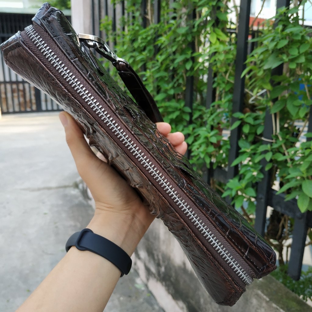 Clutch da cá sấu KHÓA SỐ lịch lãm!