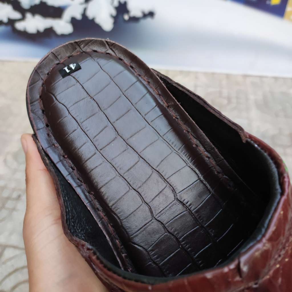 Dép quai ngang Vây đuôi cá sấu đẹp mà rất lịch sự!