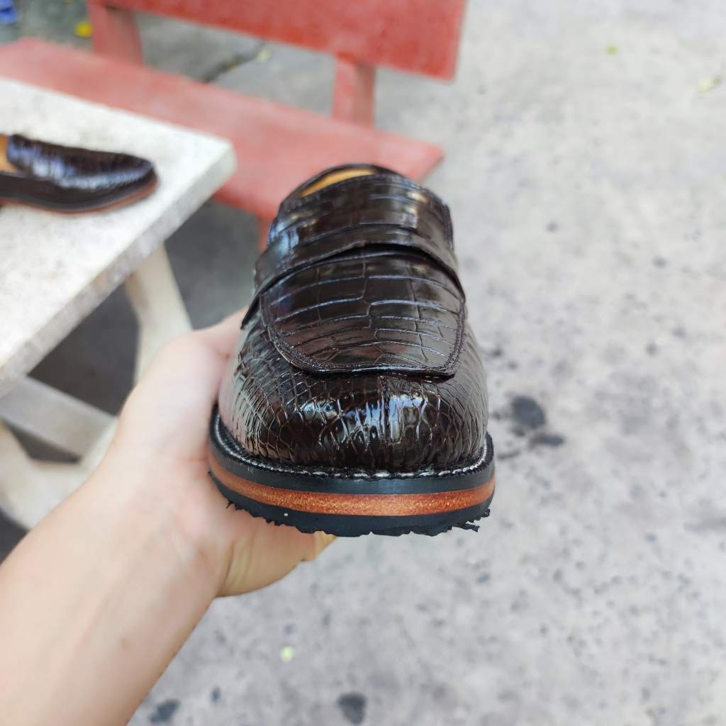 Giày lười đế Tây mũi nhọn mang phong cách trẻ trung!