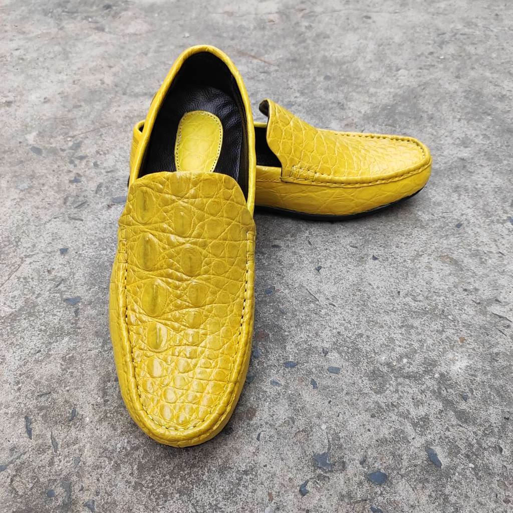 Giày mọi màu vàng nổi bật. Da bụng hông cá sấu siêu bền!