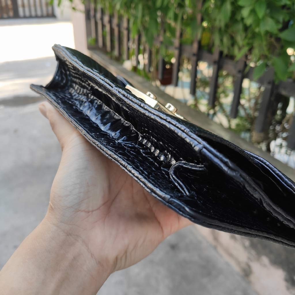 Cặp nam da cá sấu KHÓA SỐ CẦM TAY LỊCH LÃM!