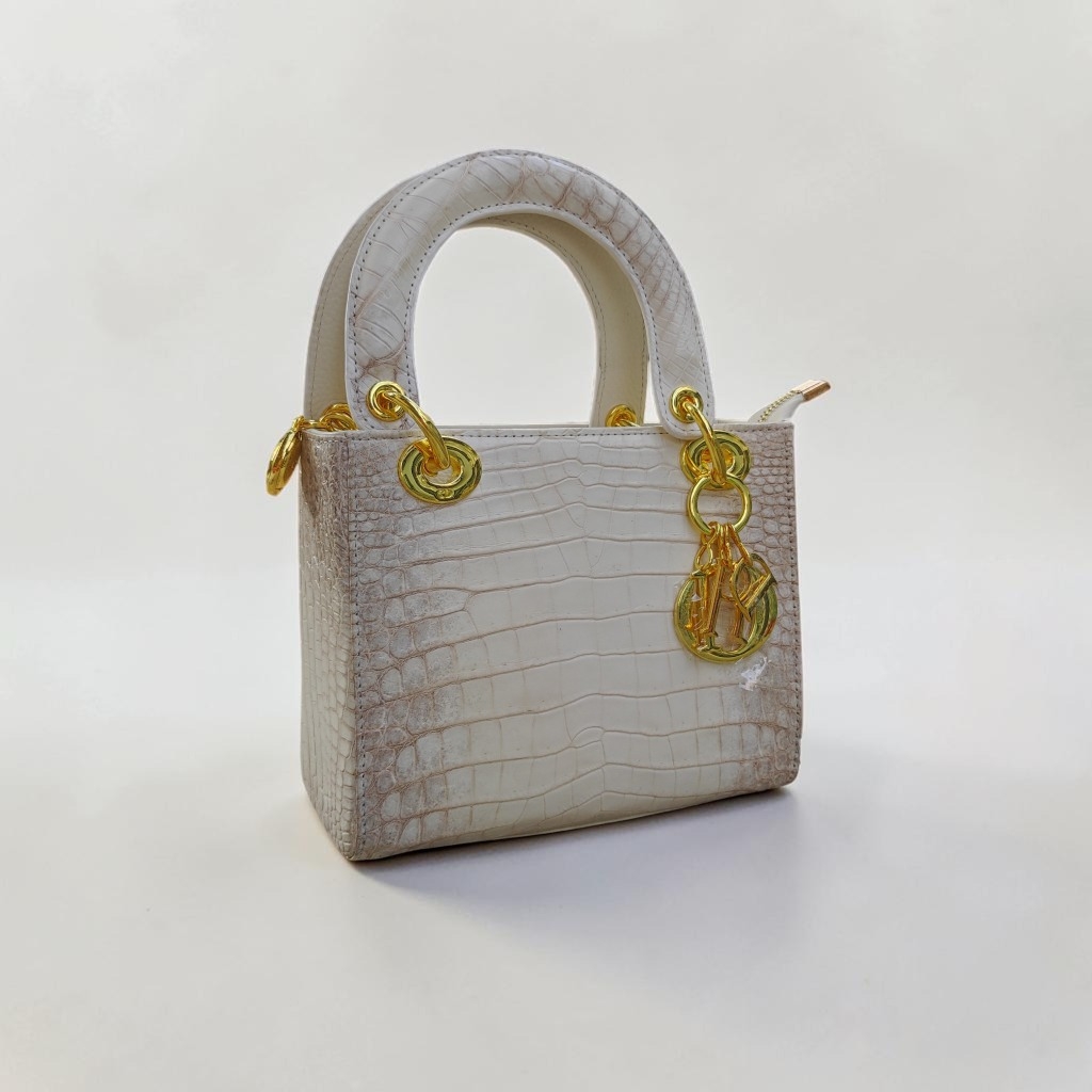 Túi nữ da cá sấu Bạch tạng phiên bản Thương hiệu. Size vừa 25cm.