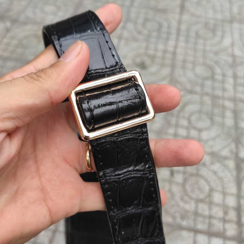 Túi đeo chéo Phiên bản khóa giữa. Da cá sấu trơn đẹp thanh lịch!
