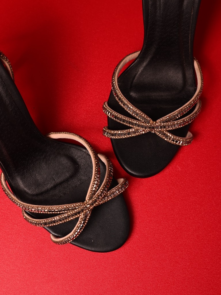 EVA sandal viền đá vàng đen