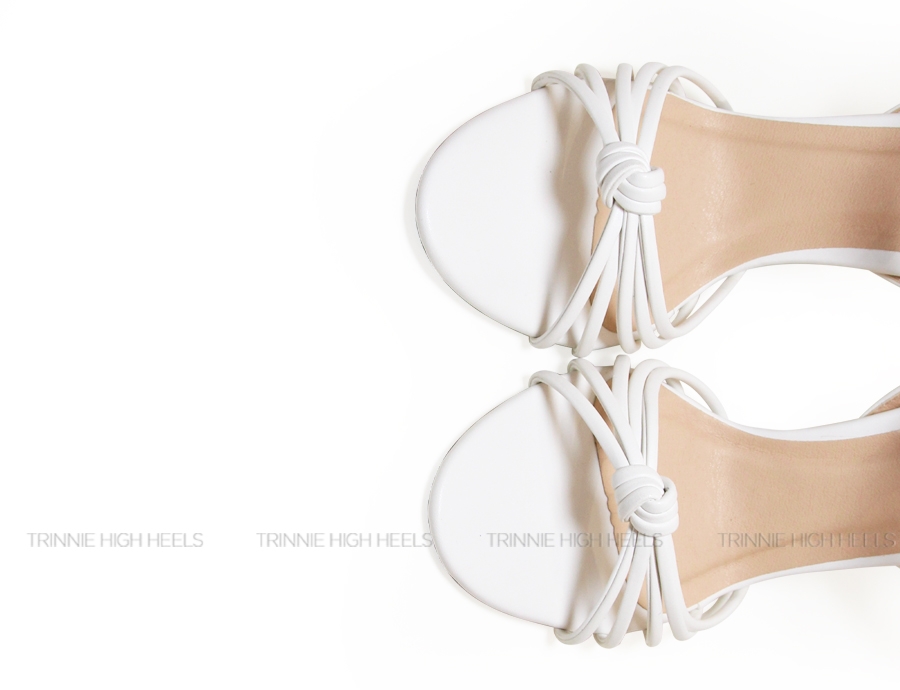 Souvenir sandal chéo dây 11cm trắng mờ