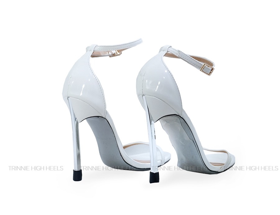 Sandal ngang mãnh gót metallic 9P Pu Trắng Bóng