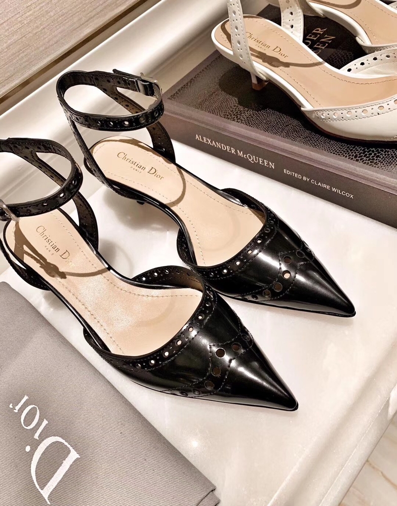 Christian Dior British leather lace-up 