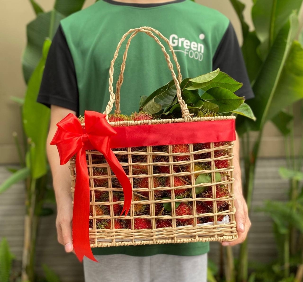 GIỎ QUÀ CÓI QUAI XÁCH CHÔM CHÔM