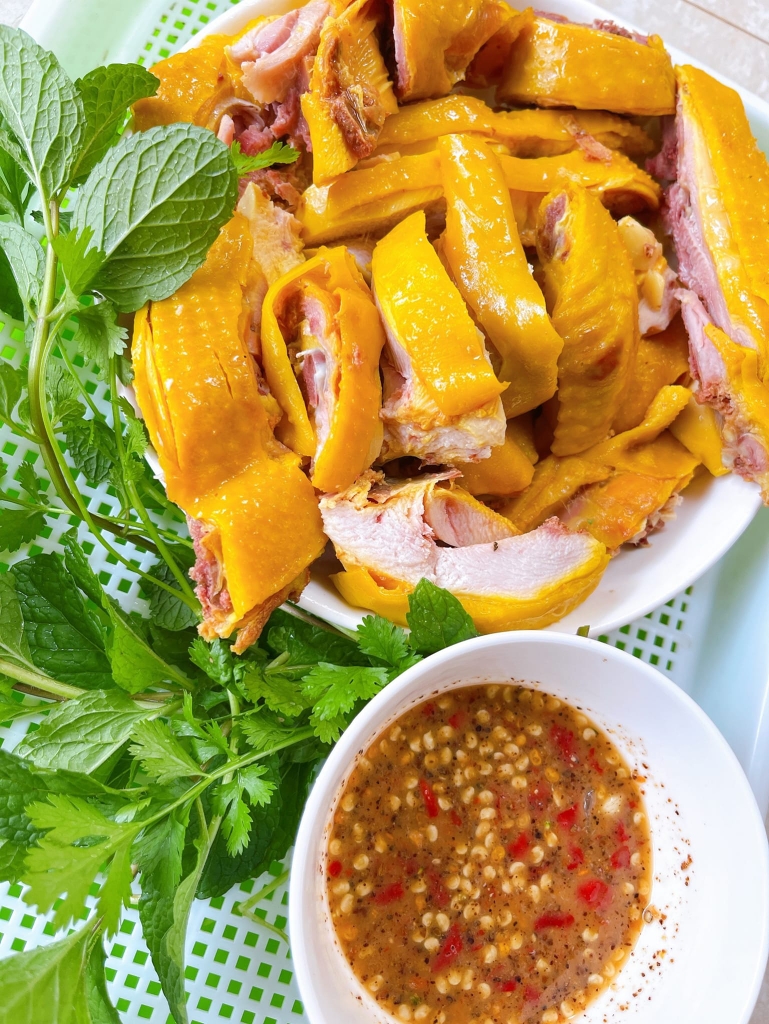 Gà Đồi Ủ Muối Gia Lai Ông Đụng