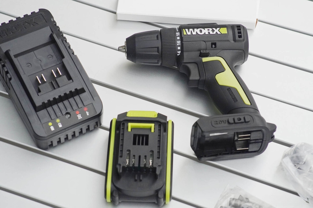Máy khoan pin 20V 50Nm Worx WE212.12.2B (1 pin 2Ah + 1 sạc 2Ah)