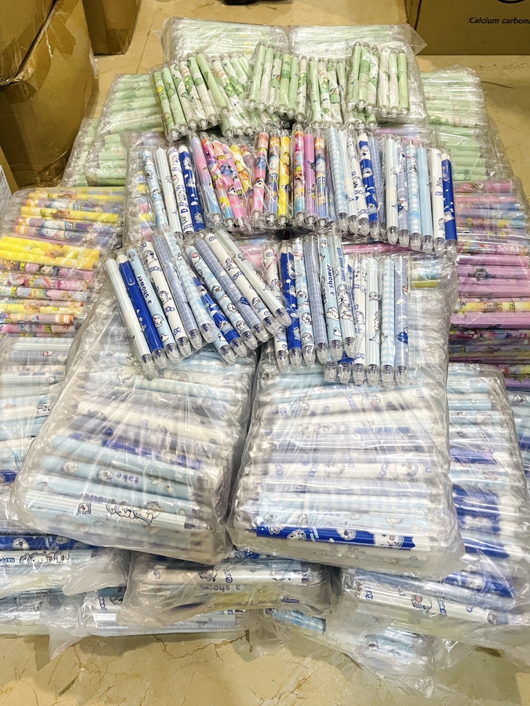 Bút gel xóa được (NG) 1: 15k, 20: 7.5k, 100: 7k, 500: 6k