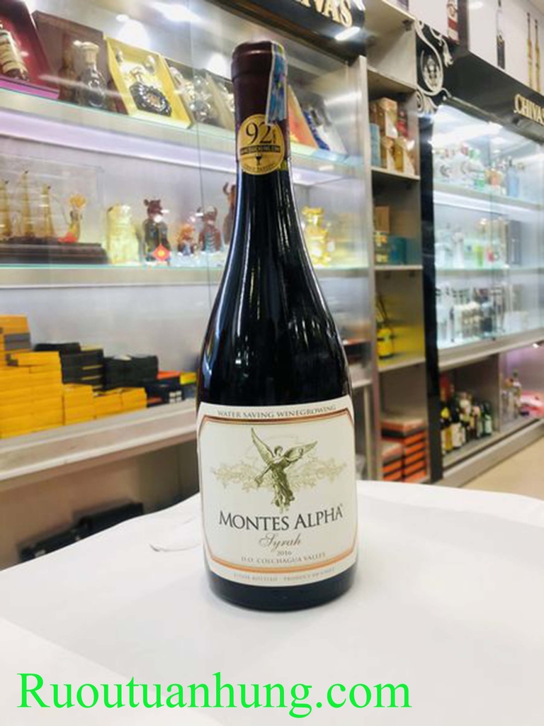 Rượu vang Montes Alpha -  Syrah - dung tích 750ml