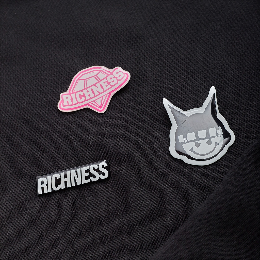 RICHNESS 3 PIN ICONIC LOGO