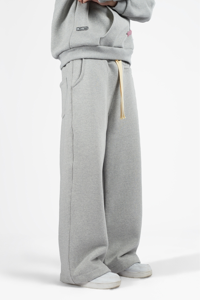 RICHNESS ESSENTIAL SWEATPAINTS (GREY)