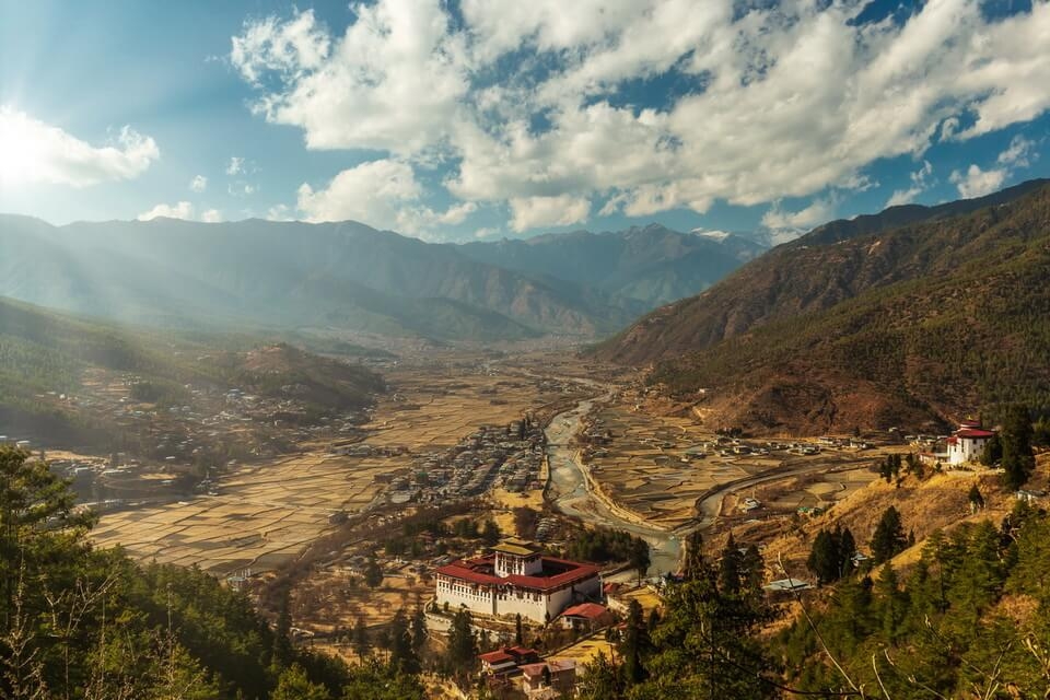 BHUTAN: MIỀN ĐẤT HỨA Công ty TNHH tư vấn Hà Chi