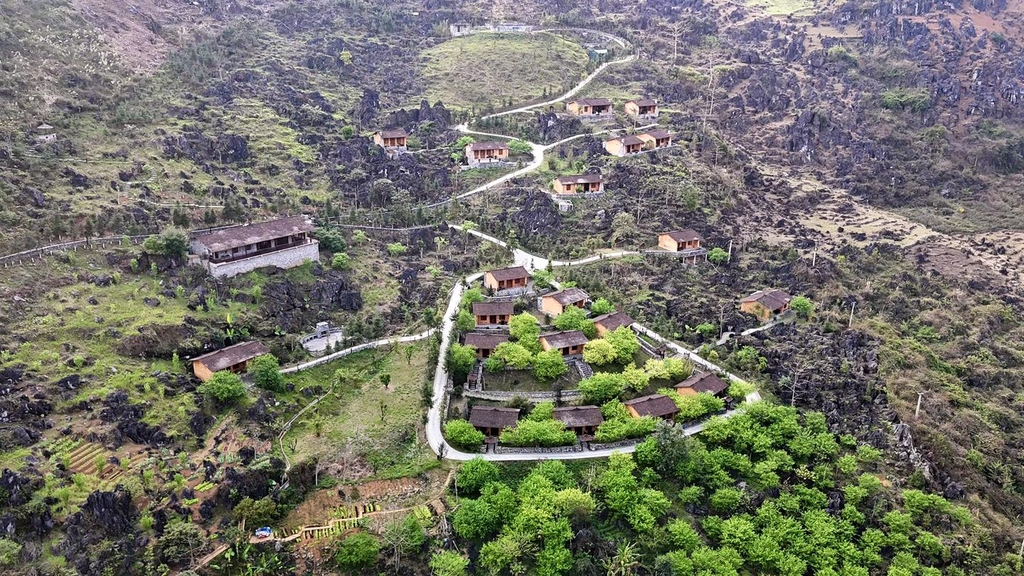 Chuyện về bản làng Đề Chia bên sườn núi đá...