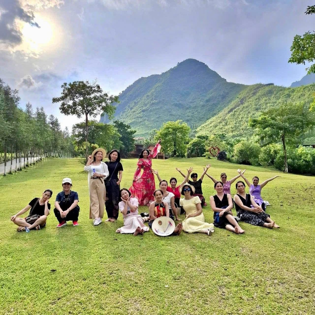 Du lịch Hà Giang tháng 10: Mùa thu mộng mơ cùng H’Mong Village