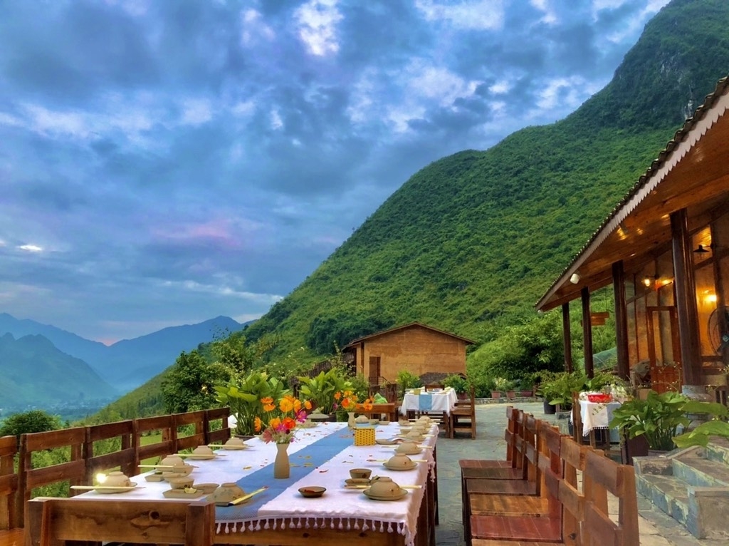 Ẩm thực H'mong Village