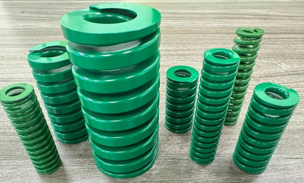 Lò xo khuôn màu lá TH