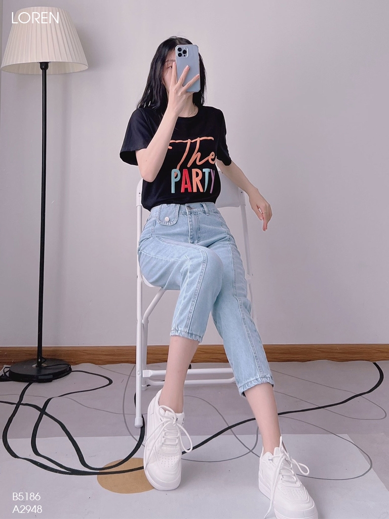 Quần jean baggy LOREN kẻ sọc xanh B5186