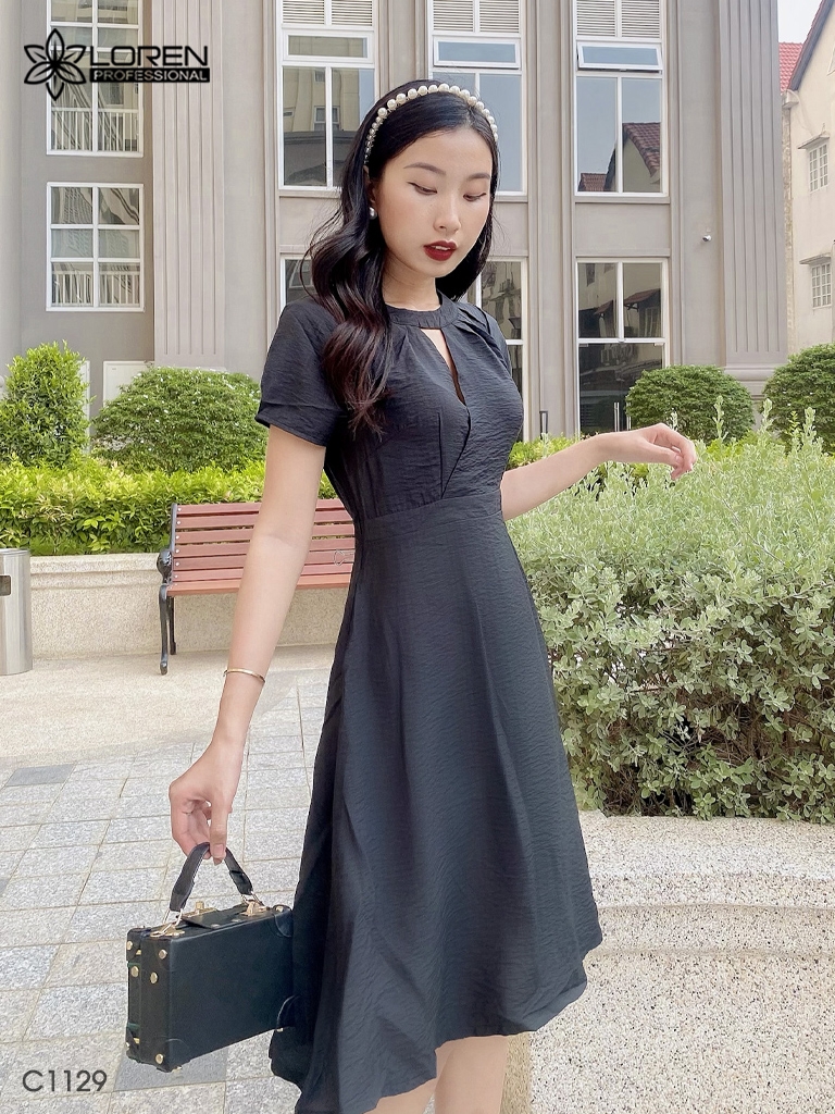 Đầm LOREN xòe cổ tròn đen C1129