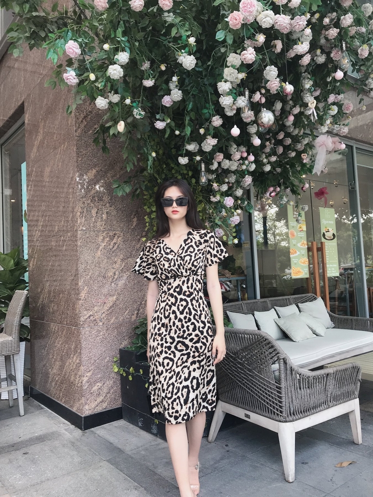 Đầm LOREN hoa vằn xẻ lai vàng C1136