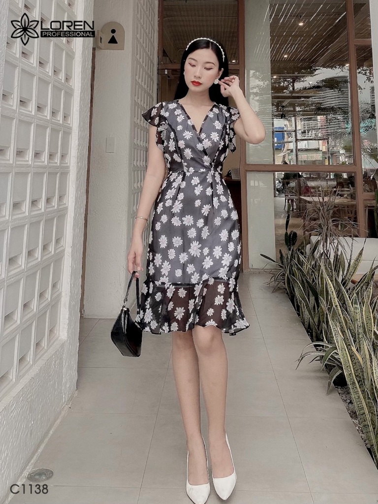 Đầm LOREN hoa cúc xòe đen C1138
