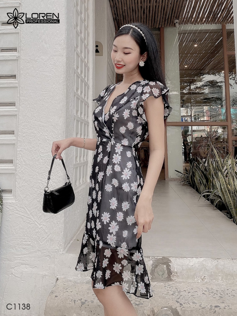 Đầm LOREN hoa cúc xòe đen C1138